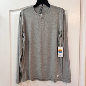 Vuori  Long-Sleeve Ease Performance Henley NWT